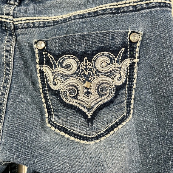 Wallflower Bootcut Bedazzled Back Pockets Blue Denim Jeans Size 9 - Picture 10 of 12